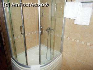 [P10] Cabina de duş, prosoape imaculate.  » foto by marius gaudi*
 - 
<span class="allrVoted glyphicon glyphicon-heart hidden" id="av910261"></span>
<a class="m-l-10 hidden" id="sv910261" onclick="voting_Foto_DelVot(,910261,10862)" role="button">șterge vot <span class="glyphicon glyphicon-remove"></span></a>
<a id="v9910261" class=" c-red"  onclick="voting_Foto_SetVot(910261)" role="button"><span class="glyphicon glyphicon-heart-empty"></span> <b>LIKE</b> = Votează poza</a> <img class="hidden"  id="f910261W9" src="/imagini/loader.gif" border="0" /><span class="AjErrMes hidden" id="e910261ErM"></span>