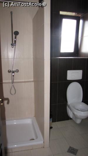 [P04] Cabina de dus fara perdea sau usa.  » foto by bogdan10
 - 
<span class="allrVoted glyphicon glyphicon-heart hidden" id="av894975"></span>
<a class="m-l-10 hidden" id="sv894975" onclick="voting_Foto_DelVot(,894975,10928)" role="button">șterge vot <span class="glyphicon glyphicon-remove"></span></a>
<a id="v9894975" class=" c-red"  onclick="voting_Foto_SetVot(894975)" role="button"><span class="glyphicon glyphicon-heart-empty"></span> <b>LIKE</b> = Votează poza</a> <img class="hidden"  id="f894975W9" src="/imagini/loader.gif" border="0" /><span class="AjErrMes hidden" id="e894975ErM"></span>