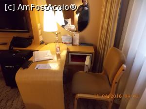 [P18] Beijing, Novotel Xin Qiao Hotel, aici îmi scriam seara notițele...  » foto by mprofeanu
 - 
<span class="allrVoted glyphicon glyphicon-heart hidden" id="av762058"></span>
<a class="m-l-10 hidden" id="sv762058" onclick="voting_Foto_DelVot(,762058,10976)" role="button">șterge vot <span class="glyphicon glyphicon-remove"></span></a>
<a id="v9762058" class=" c-red"  onclick="voting_Foto_SetVot(762058)" role="button"><span class="glyphicon glyphicon-heart-empty"></span> <b>LIKE</b> = Votează poza</a> <img class="hidden"  id="f762058W9" src="/imagini/loader.gif" border="0" /><span class="AjErrMes hidden" id="e762058ErM"></span>