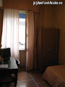 [P08] Hotelul La pAce din Pisa - camera single » foto by vlado2
 - 
<span class="allrVoted glyphicon glyphicon-heart hidden" id="av293193"></span>
<a class="m-l-10 hidden" id="sv293193" onclick="voting_Foto_DelVot(,293193,10994)" role="button">șterge vot <span class="glyphicon glyphicon-remove"></span></a>
<a id="v9293193" class=" c-red"  onclick="voting_Foto_SetVot(293193)" role="button"><span class="glyphicon glyphicon-heart-empty"></span> <b>LIKE</b> = Votează poza</a> <img class="hidden"  id="f293193W9" src="/imagini/loader.gif" border="0" /><span class="AjErrMes hidden" id="e293193ErM"></span>