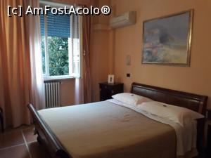 [P12] La Pace - Camera fără balcon, dar cu vedere într-o curte interioară cu 2 copaci de magnolie.  » foto by Aurici
 - 
<span class="allrVoted glyphicon glyphicon-heart hidden" id="av978344"></span>
<a class="m-l-10 hidden" id="sv978344" onclick="voting_Foto_DelVot(,978344,10994)" role="button">șterge vot <span class="glyphicon glyphicon-remove"></span></a>
<a id="v9978344" class=" c-red"  onclick="voting_Foto_SetVot(978344)" role="button"><span class="glyphicon glyphicon-heart-empty"></span> <b>LIKE</b> = Votează poza</a> <img class="hidden"  id="f978344W9" src="/imagini/loader.gif" border="0" /><span class="AjErrMes hidden" id="e978344ErM"></span>