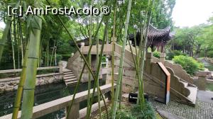 [P30] Am ,,traversat' si cel mai mic pod cu arc de piatra din orasul Zhujiajiao, Podul Kezhi, care are doar 5 metri lungime. » foto by geani anto
 - 
<span class="allrVoted glyphicon glyphicon-heart hidden" id="av1508746"></span>
<a class="m-l-10 hidden" id="sv1508746" onclick="voting_Foto_DelVot(,1508746,11037)" role="button">șterge vot <span class="glyphicon glyphicon-remove"></span></a>
<a id="v91508746" class=" c-red"  onclick="voting_Foto_SetVot(1508746)" role="button"><span class="glyphicon glyphicon-heart-empty"></span> <b>LIKE</b> = Votează poza</a> <img class="hidden"  id="f1508746W9" src="/imagini/loader.gif" border="0" /><span class="AjErrMes hidden" id="e1508746ErM"></span>