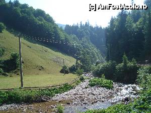 [P05] Tot în drum, spre peșteră.  » foto by Utube
 - 
<span class="allrVoted glyphicon glyphicon-heart hidden" id="av408294"></span>
<a class="m-l-10 hidden" id="sv408294" onclick="voting_Foto_DelVot(,408294,11045)" role="button">șterge vot <span class="glyphicon glyphicon-remove"></span></a>
<a id="v9408294" class=" c-red"  onclick="voting_Foto_SetVot(408294)" role="button"><span class="glyphicon glyphicon-heart-empty"></span> <b>LIKE</b> = Votează poza</a> <img class="hidden"  id="f408294W9" src="/imagini/loader.gif" border="0" /><span class="AjErrMes hidden" id="e408294ErM"></span>