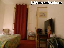 [P13] Camera noastra suficient de spatioasa, de la hotelul Bristol din Aix-Les-Bains » foto by ileanaxperta*
 - 
<span class="allrVoted glyphicon glyphicon-heart hidden" id="av295533"></span>
<a class="m-l-10 hidden" id="sv295533" onclick="voting_Foto_DelVot(,295533,11049)" role="button">șterge vot <span class="glyphicon glyphicon-remove"></span></a>
<a id="v9295533" class=" c-red"  onclick="voting_Foto_SetVot(295533)" role="button"><span class="glyphicon glyphicon-heart-empty"></span> <b>LIKE</b> = Votează poza</a> <img class="hidden"  id="f295533W9" src="/imagini/loader.gif" border="0" /><span class="AjErrMes hidden" id="e295533ErM"></span>