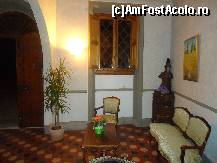 [P06] Holul din intrarea vilei ( vila nu avea receptie ,aceasta fiind  jos in centru Village-ului , practic ,acolo unde iti faceai intrarea.Vila dispunea de camere duble si apartamente.. » foto by elenahelen
 - 
<span class="allrVoted glyphicon glyphicon-heart hidden" id="av297328"></span>
<a class="m-l-10 hidden" id="sv297328" onclick="voting_Foto_DelVot(,297328,11091)" role="button">șterge vot <span class="glyphicon glyphicon-remove"></span></a>
<a id="v9297328" class=" c-red"  onclick="voting_Foto_SetVot(297328)" role="button"><span class="glyphicon glyphicon-heart-empty"></span> <b>LIKE</b> = Votează poza</a> <img class="hidden"  id="f297328W9" src="/imagini/loader.gif" border="0" /><span class="AjErrMes hidden" id="e297328ErM"></span>