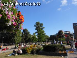 [P04] Stratford-upon-Avon - Turiști și localnici în orașul lui Shakespeare.  » foto by iulianic
 - 
<span class="allrVoted glyphicon glyphicon-heart hidden" id="av809483"></span>
<a class="m-l-10 hidden" id="sv809483" onclick="voting_Foto_DelVot(,809483,11114)" role="button">șterge vot <span class="glyphicon glyphicon-remove"></span></a>
<a id="v9809483" class=" c-red"  onclick="voting_Foto_SetVot(809483)" role="button"><span class="glyphicon glyphicon-heart-empty"></span> <b>LIKE</b> = Votează poza</a> <img class="hidden"  id="f809483W9" src="/imagini/loader.gif" border="0" /><span class="AjErrMes hidden" id="e809483ErM"></span>