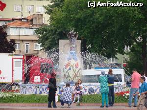 [P04] Nu are legatura cu hotelul ci cu orasul Kutahya o vaza mare din portelan. » foto by titigeolgau
 - 
<span class="allrVoted glyphicon glyphicon-heart hidden" id="av527753"></span>
<a class="m-l-10 hidden" id="sv527753" onclick="voting_Foto_DelVot(,527753,11135)" role="button">șterge vot <span class="glyphicon glyphicon-remove"></span></a>
<a id="v9527753" class=" c-red"  onclick="voting_Foto_SetVot(527753)" role="button"><span class="glyphicon glyphicon-heart-empty"></span> <b>LIKE</b> = Votează poza</a> <img class="hidden"  id="f527753W9" src="/imagini/loader.gif" border="0" /><span class="AjErrMes hidden" id="e527753ErM"></span>