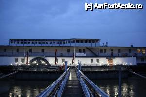 [P01] Hotel Aquamarina Budapesta - intrare » foto by cristi_an3000
 - 
<span class="allrVoted glyphicon glyphicon-heart hidden" id="av410825"></span>
<a class="m-l-10 hidden" id="sv410825" onclick="voting_Foto_DelVot(,410825,11155)" role="button">șterge vot <span class="glyphicon glyphicon-remove"></span></a>
<a id="v9410825" class=" c-red"  onclick="voting_Foto_SetVot(410825)" role="button"><span class="glyphicon glyphicon-heart-empty"></span> <b>LIKE</b> = Votează poza</a> <img class="hidden"  id="f410825W9" src="/imagini/loader.gif" border="0" /><span class="AjErrMes hidden" id="e410825ErM"></span>