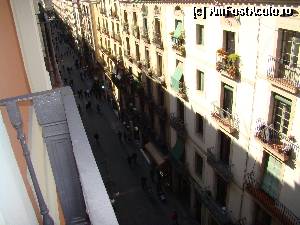 [P11] Vedere din balcon de la etajul 5, in stanga se ajunge pe La Rambla » foto by Muffin2009*
 - 
<span class="allrVoted glyphicon glyphicon-heart hidden" id="av349303"></span>
<a class="m-l-10 hidden" id="sv349303" onclick="voting_Foto_DelVot(,349303,11180)" role="button">șterge vot <span class="glyphicon glyphicon-remove"></span></a>
<a id="v9349303" class=" c-red"  onclick="voting_Foto_SetVot(349303)" role="button"><span class="glyphicon glyphicon-heart-empty"></span> <b>LIKE</b> = Votează poza</a> <img class="hidden"  id="f349303W9" src="/imagini/loader.gif" border="0" /><span class="AjErrMes hidden" id="e349303ErM"></span>