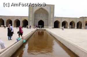 [P64] Shiraz, Moscheea Vakil, Iwanul din Vest se oglindește în piscină » foto by mprofeanu
 - 
<span class="allrVoted glyphicon glyphicon-heart hidden" id="av908852"></span>
<a class="m-l-10 hidden" id="sv908852" onclick="voting_Foto_DelVot(,908852,11195)" role="button">șterge vot <span class="glyphicon glyphicon-remove"></span></a>
<a id="v9908852" class=" c-red"  onclick="voting_Foto_SetVot(908852)" role="button"><span class="glyphicon glyphicon-heart-empty"></span> <b>LIKE</b> = Votează poza</a> <img class="hidden"  id="f908852W9" src="/imagini/loader.gif" border="0" /><span class="AjErrMes hidden" id="e908852ErM"></span>