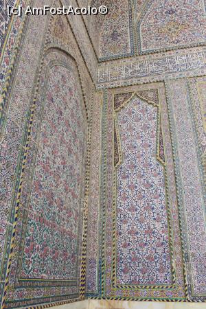 [P66] Shiraz, Moscheea Vakil, Pictură pe Iwan, detaliu » foto by mprofeanu
 - 
<span class="allrVoted glyphicon glyphicon-heart hidden" id="av908854"></span>
<a class="m-l-10 hidden" id="sv908854" onclick="voting_Foto_DelVot(,908854,11195)" role="button">șterge vot <span class="glyphicon glyphicon-remove"></span></a>
<a id="v9908854" class=" c-red"  onclick="voting_Foto_SetVot(908854)" role="button"><span class="glyphicon glyphicon-heart-empty"></span> <b>LIKE</b> = Votează poza</a> <img class="hidden"  id="f908854W9" src="/imagini/loader.gif" border="0" /><span class="AjErrMes hidden" id="e908854ErM"></span>