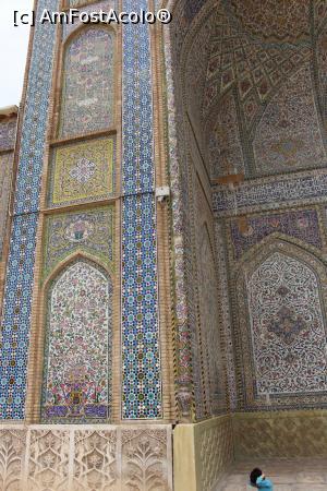 [P73] Shiraz, Moscheea Vakil, Fațadele Iwanului sunt bogat ornate » foto by mprofeanu
 - 
<span class="allrVoted glyphicon glyphicon-heart hidden" id="av908861"></span>
<a class="m-l-10 hidden" id="sv908861" onclick="voting_Foto_DelVot(,908861,11195)" role="button">șterge vot <span class="glyphicon glyphicon-remove"></span></a>
<a id="v9908861" class=" c-red"  onclick="voting_Foto_SetVot(908861)" role="button"><span class="glyphicon glyphicon-heart-empty"></span> <b>LIKE</b> = Votează poza</a> <img class="hidden"  id="f908861W9" src="/imagini/loader.gif" border="0" /><span class="AjErrMes hidden" id="e908861ErM"></span>