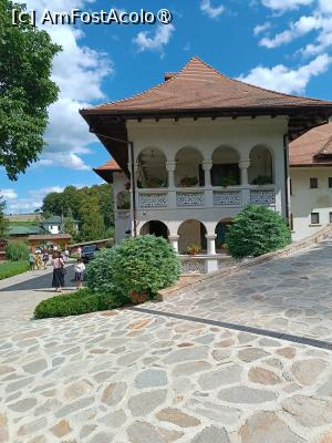 [P05] Vedere din curtea mânăstirii » foto by laurand
 - 
<span class="allrVoted glyphicon glyphicon-heart hidden" id="av1507694"></span>
<a class="m-l-10 hidden" id="sv1507694" onclick="voting_Foto_DelVot(,1507694,11234)" role="button">șterge vot <span class="glyphicon glyphicon-remove"></span></a>
<a id="v91507694" class=" c-red"  onclick="voting_Foto_SetVot(1507694)" role="button"><span class="glyphicon glyphicon-heart-empty"></span> <b>LIKE</b> = Votează poza</a> <img class="hidden"  id="f1507694W9" src="/imagini/loader.gif" border="0" /><span class="AjErrMes hidden" id="e1507694ErM"></span>