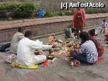 [P10] Pregatirea ofrandelor langa templul Pashupatinath » foto by cristina65
 - 
<span class="allrVoted glyphicon glyphicon-heart hidden" id="av308536"></span>
<a class="m-l-10 hidden" id="sv308536" onclick="voting_Foto_DelVot(,308536,11367)" role="button">șterge vot <span class="glyphicon glyphicon-remove"></span></a>
<a id="v9308536" class=" c-red"  onclick="voting_Foto_SetVot(308536)" role="button"><span class="glyphicon glyphicon-heart-empty"></span> <b>LIKE</b> = Votează poza</a> <img class="hidden"  id="f308536W9" src="/imagini/loader.gif" border="0" /><span class="AjErrMes hidden" id="e308536ErM"></span>