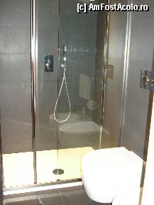 [P19] Italia - Roma - Hotel Alpi , o cabina de dus imensa. » foto by Diaura*
 - 
<span class="allrVoted glyphicon glyphicon-heart hidden" id="av308679"></span>
<a class="m-l-10 hidden" id="sv308679" onclick="voting_Foto_DelVot(,308679,11376)" role="button">șterge vot <span class="glyphicon glyphicon-remove"></span></a>
<a id="v9308679" class=" c-red"  onclick="voting_Foto_SetVot(308679)" role="button"><span class="glyphicon glyphicon-heart-empty"></span> <b>LIKE</b> = Votează poza</a> <img class="hidden"  id="f308679W9" src="/imagini/loader.gif" border="0" /><span class="AjErrMes hidden" id="e308679ErM"></span>