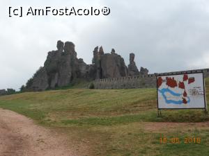 [P25] Kaleto și stâncile Belogradchik - În prima curte.  » foto by iulianic
 - 
<span class="allrVoted glyphicon glyphicon-heart hidden" id="av977628"></span>
<a class="m-l-10 hidden" id="sv977628" onclick="voting_Foto_DelVot(,977628,11404)" role="button">șterge vot <span class="glyphicon glyphicon-remove"></span></a>
<a id="v9977628" class=" c-red"  onclick="voting_Foto_SetVot(977628)" role="button"><span class="glyphicon glyphicon-heart-empty"></span> <b>LIKE</b> = Votează poza</a> <img class="hidden"  id="f977628W9" src="/imagini/loader.gif" border="0" /><span class="AjErrMes hidden" id="e977628ErM"></span>