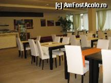 [P13] Sala de restaurant » foto by Michi
 - 
<span class="allrVoted glyphicon glyphicon-heart hidden" id="av310800"></span>
<a class="m-l-10 hidden" id="sv310800" onclick="voting_Foto_DelVot(,310800,11420)" role="button">șterge vot <span class="glyphicon glyphicon-remove"></span></a>
<a id="v9310800" class=" c-red"  onclick="voting_Foto_SetVot(310800)" role="button"><span class="glyphicon glyphicon-heart-empty"></span> <b>LIKE</b> = Votează poza</a> <img class="hidden"  id="f310800W9" src="/imagini/loader.gif" border="0" /><span class="AjErrMes hidden" id="e310800ErM"></span>