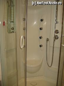 [P08] Cabina de dus cu jacuzzi. » foto by Michi
 - 
<span class="allrVoted glyphicon glyphicon-heart hidden" id="av310790"></span>
<a class="m-l-10 hidden" id="sv310790" onclick="voting_Foto_DelVot(,310790,11420)" role="button">șterge vot <span class="glyphicon glyphicon-remove"></span></a>
<a id="v9310790" class=" c-red"  onclick="voting_Foto_SetVot(310790)" role="button"><span class="glyphicon glyphicon-heart-empty"></span> <b>LIKE</b> = Votează poza</a> <img class="hidden"  id="f310790W9" src="/imagini/loader.gif" border="0" /><span class="AjErrMes hidden" id="e310790ErM"></span>