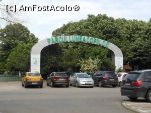 [P01] București - Parcul Lumea Copiilor. Intrarea dinspre Calea Văcărești. » foto by iulianic
 - 
<span class="allrVoted glyphicon glyphicon-heart hidden" id="av1365622"></span>
<a class="m-l-10 hidden" id="sv1365622" onclick="voting_Foto_DelVot(,1365622,11447)" role="button">șterge vot <span class="glyphicon glyphicon-remove"></span></a>
<a id="v91365622" class=" c-red"  onclick="voting_Foto_SetVot(1365622)" role="button"><span class="glyphicon glyphicon-heart-empty"></span> <b>LIKE</b> = Votează poza</a> <img class="hidden"  id="f1365622W9" src="/imagini/loader.gif" border="0" /><span class="AjErrMes hidden" id="e1365622ErM"></span>