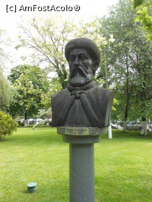 [P10] București - Grădina Valorilor Românești. Constantin Brâncoveanu. » foto by iulianic
 - 
<span class="allrVoted glyphicon glyphicon-heart hidden" id="av1365631"></span>
<a class="m-l-10 hidden" id="sv1365631" onclick="voting_Foto_DelVot(,1365631,11447)" role="button">șterge vot <span class="glyphicon glyphicon-remove"></span></a>
<a id="v91365631" class=" c-red"  onclick="voting_Foto_SetVot(1365631)" role="button"><span class="glyphicon glyphicon-heart-empty"></span> <b>LIKE</b> = Votează poza</a> <img class="hidden"  id="f1365631W9" src="/imagini/loader.gif" border="0" /><span class="AjErrMes hidden" id="e1365631ErM"></span>