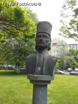 [P14] București - Grădina Valorilor Românești. Tudor Vladimirescu. » foto by iulianic
 - 
<span class="allrVoted glyphicon glyphicon-heart hidden" id="av1365635"></span>
<a class="m-l-10 hidden" id="sv1365635" onclick="voting_Foto_DelVot(,1365635,11447)" role="button">șterge vot <span class="glyphicon glyphicon-remove"></span></a>
<a id="v91365635" class=" c-red"  onclick="voting_Foto_SetVot(1365635)" role="button"><span class="glyphicon glyphicon-heart-empty"></span> <b>LIKE</b> = Votează poza</a> <img class="hidden"  id="f1365635W9" src="/imagini/loader.gif" border="0" /><span class="AjErrMes hidden" id="e1365635ErM"></span>
