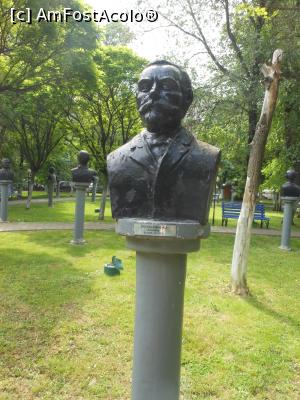 [P21] București - Grădina Valorilor Românești. Ion Luca Caragiale. » foto by iulianic
 - 
<span class="allrVoted glyphicon glyphicon-heart hidden" id="av1365642"></span>
<a class="m-l-10 hidden" id="sv1365642" onclick="voting_Foto_DelVot(,1365642,11447)" role="button">șterge vot <span class="glyphicon glyphicon-remove"></span></a>
<a id="v91365642" class=" c-red"  onclick="voting_Foto_SetVot(1365642)" role="button"><span class="glyphicon glyphicon-heart-empty"></span> <b>LIKE</b> = Votează poza</a> <img class="hidden"  id="f1365642W9" src="/imagini/loader.gif" border="0" /><span class="AjErrMes hidden" id="e1365642ErM"></span>