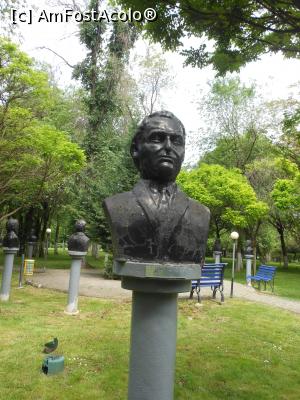 [P28] București - Grădina Valorilor Românești. Camil Petrescu. » foto by iulianic
 - 
<span class="allrVoted glyphicon glyphicon-heart hidden" id="av1365649"></span>
<a class="m-l-10 hidden" id="sv1365649" onclick="voting_Foto_DelVot(,1365649,11447)" role="button">șterge vot <span class="glyphicon glyphicon-remove"></span></a>
<a id="v91365649" class=" c-red"  onclick="voting_Foto_SetVot(1365649)" role="button"><span class="glyphicon glyphicon-heart-empty"></span> <b>LIKE</b> = Votează poza</a> <img class="hidden"  id="f1365649W9" src="/imagini/loader.gif" border="0" /><span class="AjErrMes hidden" id="e1365649ErM"></span>