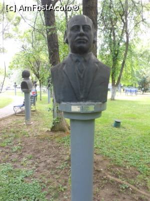 [P40] București - Grădina Valorilor Românești. Grigore Antipa. » foto by iulianic
 - 
<span class="allrVoted glyphicon glyphicon-heart hidden" id="av1365661"></span>
<a class="m-l-10 hidden" id="sv1365661" onclick="voting_Foto_DelVot(,1365661,11447)" role="button">șterge vot <span class="glyphicon glyphicon-remove"></span></a>
<a id="v91365661" class=" c-red"  onclick="voting_Foto_SetVot(1365661)" role="button"><span class="glyphicon glyphicon-heart-empty"></span> <b>LIKE</b> = Votează poza</a> <img class="hidden"  id="f1365661W9" src="/imagini/loader.gif" border="0" /><span class="AjErrMes hidden" id="e1365661ErM"></span>