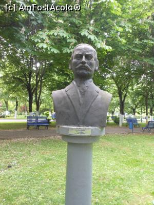 [P42] București - Grădina Valorilor Românești. Victor Babeș. » foto by iulianic
 - 
<span class="allrVoted glyphicon glyphicon-heart hidden" id="av1365663"></span>
<a class="m-l-10 hidden" id="sv1365663" onclick="voting_Foto_DelVot(,1365663,11447)" role="button">șterge vot <span class="glyphicon glyphicon-remove"></span></a>
<a id="v91365663" class=" c-red"  onclick="voting_Foto_SetVot(1365663)" role="button"><span class="glyphicon glyphicon-heart-empty"></span> <b>LIKE</b> = Votează poza</a> <img class="hidden"  id="f1365663W9" src="/imagini/loader.gif" border="0" /><span class="AjErrMes hidden" id="e1365663ErM"></span>