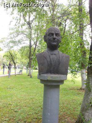 [P44] București - Grădina Valorilor Românești. Henri Coandă. » foto by iulianic
 - 
<span class="allrVoted glyphicon glyphicon-heart hidden" id="av1365665"></span>
<a class="m-l-10 hidden" id="sv1365665" onclick="voting_Foto_DelVot(,1365665,11447)" role="button">șterge vot <span class="glyphicon glyphicon-remove"></span></a>
<a id="v91365665" class=" c-red"  onclick="voting_Foto_SetVot(1365665)" role="button"><span class="glyphicon glyphicon-heart-empty"></span> <b>LIKE</b> = Votează poza</a> <img class="hidden"  id="f1365665W9" src="/imagini/loader.gif" border="0" /><span class="AjErrMes hidden" id="e1365665ErM"></span>