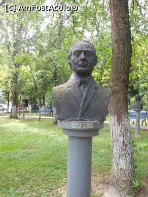 [P50] București - Grădina Valorilor Românești. Emil Cioran. » foto by iulianic
 - 
<span class="allrVoted glyphicon glyphicon-heart hidden" id="av1365671"></span>
<a class="m-l-10 hidden" id="sv1365671" onclick="voting_Foto_DelVot(,1365671,11447)" role="button">șterge vot <span class="glyphicon glyphicon-remove"></span></a>
<a id="v91365671" class=" c-red"  onclick="voting_Foto_SetVot(1365671)" role="button"><span class="glyphicon glyphicon-heart-empty"></span> <b>LIKE</b> = Votează poza</a> <img class="hidden"  id="f1365671W9" src="/imagini/loader.gif" border="0" /><span class="AjErrMes hidden" id="e1365671ErM"></span>