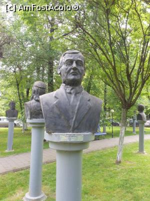 [P53] București - Grădina Valorilor Românești. Eugen Lovinescu. » foto by iulianic
 - 
<span class="allrVoted glyphicon glyphicon-heart hidden" id="av1365674"></span>
<a class="m-l-10 hidden" id="sv1365674" onclick="voting_Foto_DelVot(,1365674,11447)" role="button">șterge vot <span class="glyphicon glyphicon-remove"></span></a>
<a id="v91365674" class=" c-red"  onclick="voting_Foto_SetVot(1365674)" role="button"><span class="glyphicon glyphicon-heart-empty"></span> <b>LIKE</b> = Votează poza</a> <img class="hidden"  id="f1365674W9" src="/imagini/loader.gif" border="0" /><span class="AjErrMes hidden" id="e1365674ErM"></span>