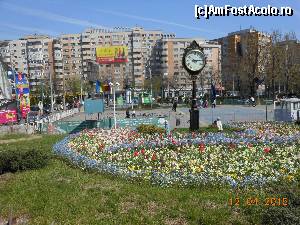 [P20] Parcul Tineretului - Intrarea principală aflată la intersecţia Bulevardului Tineretului cu Calea Şerban Vodă.  » foto by iulianic
 - 
<span class="allrVoted glyphicon glyphicon-heart hidden" id="av608643"></span>
<a class="m-l-10 hidden" id="sv608643" onclick="voting_Foto_DelVot(,608643,11447)" role="button">șterge vot <span class="glyphicon glyphicon-remove"></span></a>
<a id="v9608643" class=" c-red"  onclick="voting_Foto_SetVot(608643)" role="button"><span class="glyphicon glyphicon-heart-empty"></span> <b>LIKE</b> = Votează poza</a> <img class="hidden"  id="f608643W9" src="/imagini/loader.gif" border="0" /><span class="AjErrMes hidden" id="e608643ErM"></span>