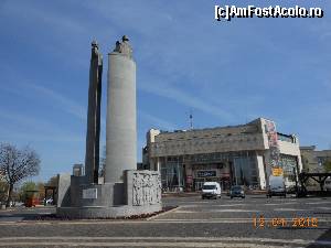 [P28] Parcul Tineretului - Palatul Naţional al Copiilor şi Monumentul Eroilor.  » foto by iulianic
 - 
<span class="allrVoted glyphicon glyphicon-heart hidden" id="av608653"></span>
<a class="m-l-10 hidden" id="sv608653" onclick="voting_Foto_DelVot(,608653,11447)" role="button">șterge vot <span class="glyphicon glyphicon-remove"></span></a>
<a id="v9608653" class=" c-red"  onclick="voting_Foto_SetVot(608653)" role="button"><span class="glyphicon glyphicon-heart-empty"></span> <b>LIKE</b> = Votează poza</a> <img class="hidden"  id="f608653W9" src="/imagini/loader.gif" border="0" /><span class="AjErrMes hidden" id="e608653ErM"></span>