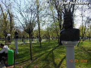 [P36] Parcul Tineretului - Platforma cu statui.  » foto by iulianic
 - 
<span class="allrVoted glyphicon glyphicon-heart hidden" id="av608663"></span>
<a class="m-l-10 hidden" id="sv608663" onclick="voting_Foto_DelVot(,608663,11447)" role="button">șterge vot <span class="glyphicon glyphicon-remove"></span></a>
<a id="v9608663" class=" c-red"  onclick="voting_Foto_SetVot(608663)" role="button"><span class="glyphicon glyphicon-heart-empty"></span> <b>LIKE</b> = Votează poza</a> <img class="hidden"  id="f608663W9" src="/imagini/loader.gif" border="0" /><span class="AjErrMes hidden" id="e608663ErM"></span>