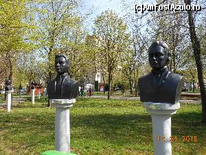[P40] Parcul Tineretului - Platforma cu statui, George Enescu şi Ciprian Porumbescu.  » foto by iulianic
 - 
<span class="allrVoted glyphicon glyphicon-heart hidden" id="av608669"></span>
<a class="m-l-10 hidden" id="sv608669" onclick="voting_Foto_DelVot(,608669,11447)" role="button">șterge vot <span class="glyphicon glyphicon-remove"></span></a>
<a id="v9608669" class=" c-red"  onclick="voting_Foto_SetVot(608669)" role="button"><span class="glyphicon glyphicon-heart-empty"></span> <b>LIKE</b> = Votează poza</a> <img class="hidden"  id="f608669W9" src="/imagini/loader.gif" border="0" /><span class="AjErrMes hidden" id="e608669ErM"></span>