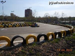 [P45] Parcul Tineretului - La curse.  » foto by iulianic
 - 
<span class="allrVoted glyphicon glyphicon-heart hidden" id="av608681"></span>
<a class="m-l-10 hidden" id="sv608681" onclick="voting_Foto_DelVot(,608681,11447)" role="button">șterge vot <span class="glyphicon glyphicon-remove"></span></a>
<a id="v9608681" class=" c-red"  onclick="voting_Foto_SetVot(608681)" role="button"><span class="glyphicon glyphicon-heart-empty"></span> <b>LIKE</b> = Votează poza</a> <img class="hidden"  id="f608681W9" src="/imagini/loader.gif" border="0" /><span class="AjErrMes hidden" id="e608681ErM"></span>