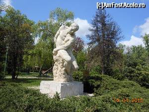 [P12] Parcul Carol I - Gigantul, opera lui Dimitrie Paciurea.  » foto by iulianic
 - 
<span class="allrVoted glyphicon glyphicon-heart hidden" id="av610857"></span>
<a class="m-l-10 hidden" id="sv610857" onclick="voting_Foto_DelVot(,610857,11447)" role="button">șterge vot <span class="glyphicon glyphicon-remove"></span></a>
<a id="v9610857" class=" c-red"  onclick="voting_Foto_SetVot(610857)" role="button"><span class="glyphicon glyphicon-heart-empty"></span> <b>LIKE</b> = Votează poza</a> <img class="hidden"  id="f610857W9" src="/imagini/loader.gif" border="0" /><span class="AjErrMes hidden" id="e610857ErM"></span>
