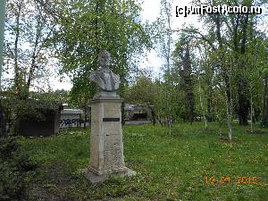 [P14] Parcul Carol I - La umbră de pomi, bustul lui Nicolae Bălcescu.  » foto by iulianic
 - 
<span class="allrVoted glyphicon glyphicon-heart hidden" id="av610861"></span>
<a class="m-l-10 hidden" id="sv610861" onclick="voting_Foto_DelVot(,610861,11447)" role="button">șterge vot <span class="glyphicon glyphicon-remove"></span></a>
<a id="v9610861" class=" c-red"  onclick="voting_Foto_SetVot(610861)" role="button"><span class="glyphicon glyphicon-heart-empty"></span> <b>LIKE</b> = Votează poza</a> <img class="hidden"  id="f610861W9" src="/imagini/loader.gif" border="0" /><span class="AjErrMes hidden" id="e610861ErM"></span>