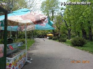 [P15] Parcul Carol I - Aleea spre singura terasă la care se putea servi ceva.  » foto by iulianic
 - 
<span class="allrVoted glyphicon glyphicon-heart hidden" id="av610862"></span>
<a class="m-l-10 hidden" id="sv610862" onclick="voting_Foto_DelVot(,610862,11447)" role="button">șterge vot <span class="glyphicon glyphicon-remove"></span></a>
<a id="v9610862" class=" c-red"  onclick="voting_Foto_SetVot(610862)" role="button"><span class="glyphicon glyphicon-heart-empty"></span> <b>LIKE</b> = Votează poza</a> <img class="hidden"  id="f610862W9" src="/imagini/loader.gif" border="0" /><span class="AjErrMes hidden" id="e610862ErM"></span>