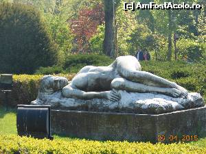 [P01] Bucureşti - Parcul Herăstrău. 'Nimfa adormită' sau 'Frumoasa adormită', creaţie a sculptorului Filip Marin.  » foto by iulianic
 - 
<span class="allrVoted glyphicon glyphicon-heart hidden" id="av612828"></span>
<a class="m-l-10 hidden" id="sv612828" onclick="voting_Foto_DelVot(,612828,11447)" role="button">șterge vot <span class="glyphicon glyphicon-remove"></span></a>
<a id="v9612828" class=" c-red"  onclick="voting_Foto_SetVot(612828)" role="button"><span class="glyphicon glyphicon-heart-empty"></span> <b>LIKE</b> = Votează poza</a> <img class="hidden"  id="f612828W9" src="/imagini/loader.gif" border="0" /><span class="AjErrMes hidden" id="e612828ErM"></span>