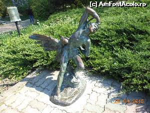 [P02] Bucureşti - Parcul Herăstrău. 'Prometeu', operă a sculptorului belgian Joseph Marie Thomas Lambeaux.  » foto by iulianic
 - 
<span class="allrVoted glyphicon glyphicon-heart hidden" id="av612832"></span>
<a class="m-l-10 hidden" id="sv612832" onclick="voting_Foto_DelVot(,612832,11447)" role="button">șterge vot <span class="glyphicon glyphicon-remove"></span></a>
<a id="v9612832" class=" c-red"  onclick="voting_Foto_SetVot(612832)" role="button"><span class="glyphicon glyphicon-heart-empty"></span> <b>LIKE</b> = Votează poza</a> <img class="hidden"  id="f612832W9" src="/imagini/loader.gif" border="0" /><span class="AjErrMes hidden" id="e612832ErM"></span>