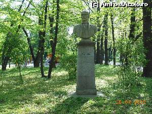 [P25] Bucureşti - Parcul Herăstrău. Bustul lui N. Grigorescu.  » foto by iulianic
 - 
<span class="allrVoted glyphicon glyphicon-heart hidden" id="av612877"></span>
<a class="m-l-10 hidden" id="sv612877" onclick="voting_Foto_DelVot(,612877,11447)" role="button">șterge vot <span class="glyphicon glyphicon-remove"></span></a>
<a id="v9612877" class=" c-red"  onclick="voting_Foto_SetVot(612877)" role="button"><span class="glyphicon glyphicon-heart-empty"></span> <b>LIKE</b> = Votează poza</a> <img class="hidden"  id="f612877W9" src="/imagini/loader.gif" border="0" /><span class="AjErrMes hidden" id="e612877ErM"></span>