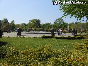[P43] Bucureşti - Parcul Herăstrău. Monumentul părinţilor fondatori ai Uniunii Europene.  » foto by iulianic
 - 
<span class="allrVoted glyphicon glyphicon-heart hidden" id="av612904"></span>
<a class="m-l-10 hidden" id="sv612904" onclick="voting_Foto_DelVot(,612904,11447)" role="button">șterge vot <span class="glyphicon glyphicon-remove"></span></a>
<a id="v9612904" class=" c-red"  onclick="voting_Foto_SetVot(612904)" role="button"><span class="glyphicon glyphicon-heart-empty"></span> <b>LIKE</b> = Votează poza</a> <img class="hidden"  id="f612904W9" src="/imagini/loader.gif" border="0" /><span class="AjErrMes hidden" id="e612904ErM"></span>