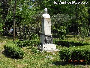 [P10] Bucureşti - Parcul Cişmigiu. Maica Smara, educatoare a poporului.  » foto by iulianic
 - 
<span class="allrVoted glyphicon glyphicon-heart hidden" id="av613675"></span>
<a class="m-l-10 hidden" id="sv613675" onclick="voting_Foto_DelVot(,613675,11447)" role="button">șterge vot <span class="glyphicon glyphicon-remove"></span></a>
<a id="v9613675" class=" c-red"  onclick="voting_Foto_SetVot(613675)" role="button"><span class="glyphicon glyphicon-heart-empty"></span> <b>LIKE</b> = Votează poza</a> <img class="hidden"  id="f613675W9" src="/imagini/loader.gif" border="0" /><span class="AjErrMes hidden" id="e613675ErM"></span>