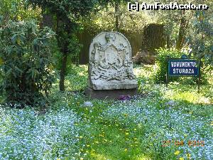 [P12] Bucureşti - Parcul Cişmigiu. Monumentul Sturdza.  » foto by iulianic
 - 
<span class="allrVoted glyphicon glyphicon-heart hidden" id="av613679"></span>
<a class="m-l-10 hidden" id="sv613679" onclick="voting_Foto_DelVot(,613679,11447)" role="button">șterge vot <span class="glyphicon glyphicon-remove"></span></a>
<a id="v9613679" class=" c-red"  onclick="voting_Foto_SetVot(613679)" role="button"><span class="glyphicon glyphicon-heart-empty"></span> <b>LIKE</b> = Votează poza</a> <img class="hidden"  id="f613679W9" src="/imagini/loader.gif" border="0" /><span class="AjErrMes hidden" id="e613679ErM"></span>