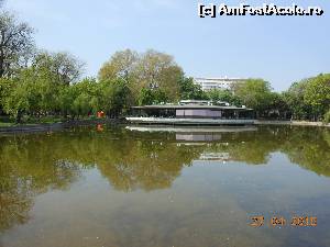 [P22] Bucureşti - Parcul Cişmigiu. Restaurantul Monte Carlo văzut din spate.  » foto by iulianic
 - 
<span class="allrVoted glyphicon glyphicon-heart hidden" id="av613697"></span>
<a class="m-l-10 hidden" id="sv613697" onclick="voting_Foto_DelVot(,613697,11447)" role="button">șterge vot <span class="glyphicon glyphicon-remove"></span></a>
<a id="v9613697" class=" c-red"  onclick="voting_Foto_SetVot(613697)" role="button"><span class="glyphicon glyphicon-heart-empty"></span> <b>LIKE</b> = Votează poza</a> <img class="hidden"  id="f613697W9" src="/imagini/loader.gif" border="0" /><span class="AjErrMes hidden" id="e613697ErM"></span>