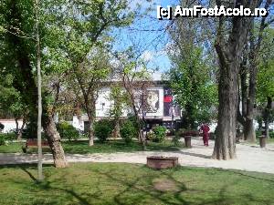 [P15] Parcul Grădina Icoanei, teatrul L. S. Bulandra » foto by Dragoș_MD
 - 
<span class="allrVoted glyphicon glyphicon-heart hidden" id="av505263"></span>
<a class="m-l-10 hidden" id="sv505263" onclick="voting_Foto_DelVot(,505263,11447)" role="button">șterge vot <span class="glyphicon glyphicon-remove"></span></a>
<a id="v9505263" class=" c-red"  onclick="voting_Foto_SetVot(505263)" role="button"><span class="glyphicon glyphicon-heart-empty"></span> <b>LIKE</b> = Votează poza</a> <img class="hidden"  id="f505263W9" src="/imagini/loader.gif" border="0" /><span class="AjErrMes hidden" id="e505263ErM"></span>