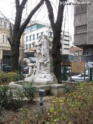 [P05] Grupul statuar Fântâna cu copii » foto by tata123 🔱
 - 
<span class="allrVoted glyphicon glyphicon-heart hidden" id="av578446"></span>
<a class="m-l-10 hidden" id="sv578446" onclick="voting_Foto_DelVot(,578446,11447)" role="button">șterge vot <span class="glyphicon glyphicon-remove"></span></a>
<a id="v9578446" class=" c-red"  onclick="voting_Foto_SetVot(578446)" role="button"><span class="glyphicon glyphicon-heart-empty"></span> <b>LIKE</b> = Votează poza</a> <img class="hidden"  id="f578446W9" src="/imagini/loader.gif" border="0" /><span class="AjErrMes hidden" id="e578446ErM"></span>