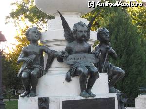 [P09] Un îngeraș și doi amorași » foto by tata123 🔱
 - 
<span class="allrVoted glyphicon glyphicon-heart hidden" id="av578989"></span>
<a class="m-l-10 hidden" id="sv578989" onclick="voting_Foto_DelVot(,578989,11447)" role="button">șterge vot <span class="glyphicon glyphicon-remove"></span></a>
<a id="v9578989" class=" c-red"  onclick="voting_Foto_SetVot(578989)" role="button"><span class="glyphicon glyphicon-heart-empty"></span> <b>LIKE</b> = Votează poza</a> <img class="hidden"  id="f578989W9" src="/imagini/loader.gif" border="0" /><span class="AjErrMes hidden" id="e578989ErM"></span>